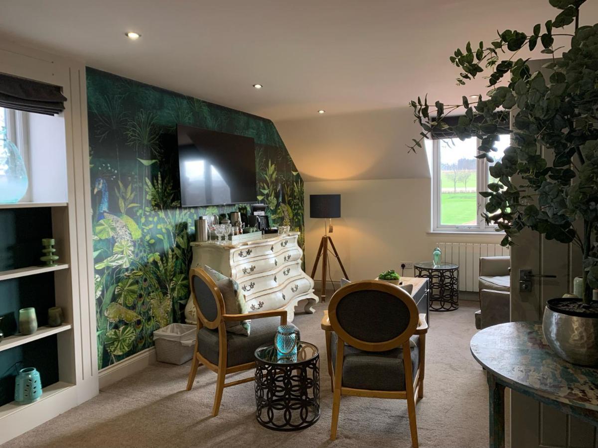 No33 Thornham Boutique Suites Экстерьер фото
