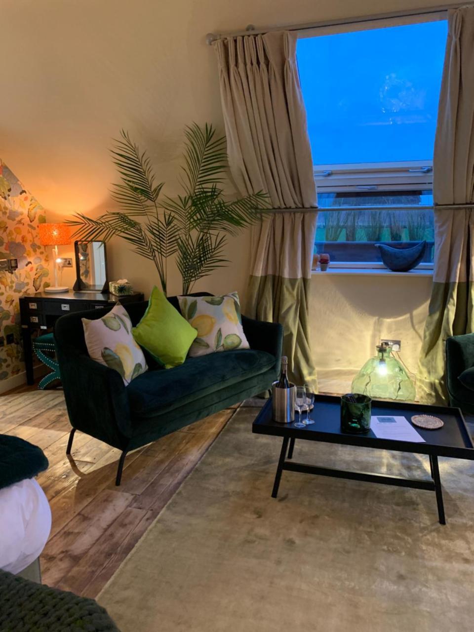 No33 Thornham Boutique Suites Экстерьер фото